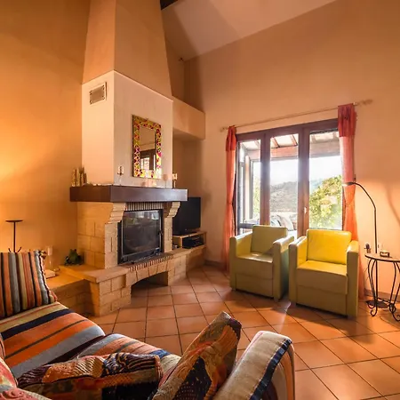 Villa Charming French With Pool Cébazan