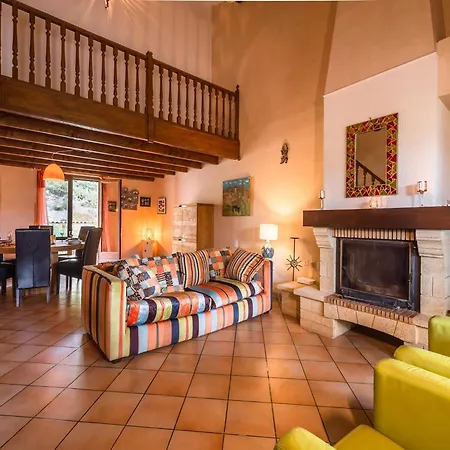 Villa Charming French With Pool