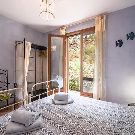 Charming French With Pool וילה *