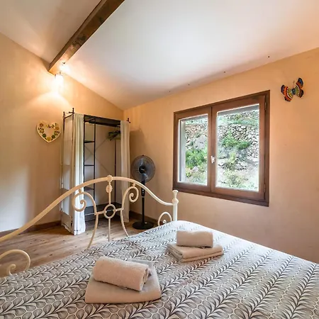 فيلة Charming French With Pool *