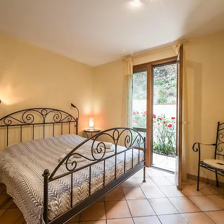 Charming French With Pool Cébazan