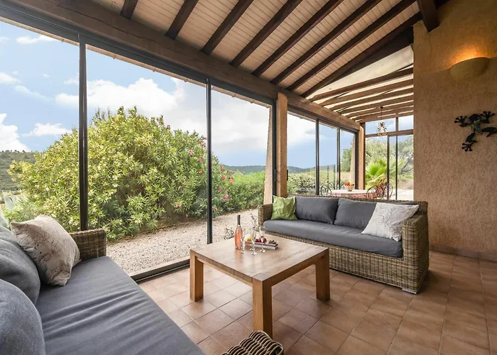 Villa Charming French With Pool Cébazan