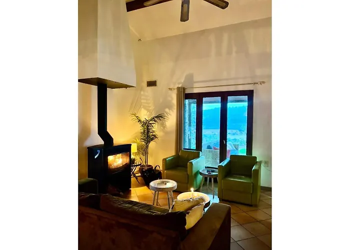 Charming French With Pool Villa Cébazan