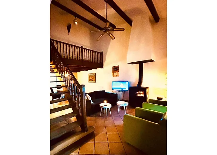 Charming French With Pool Villa Cébazan